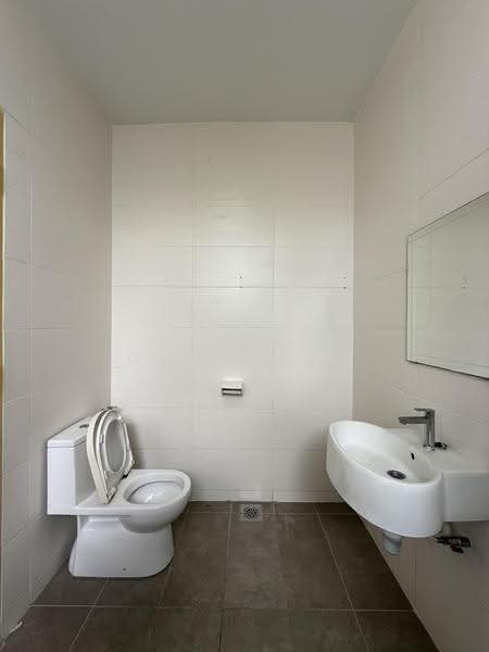 Link Bungalow for Sale in Skudai (Johor) - Cora Loh - Bathroom - PropertyGuru.com.my