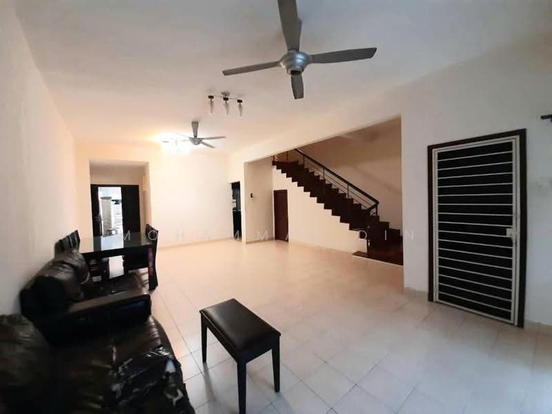 Rumah Teres 2-Tingkat untuk Dijual di Denai Alam (Shah Alam) - Mohammad Din Majid - Living Room - PropertyGuru.com.my
