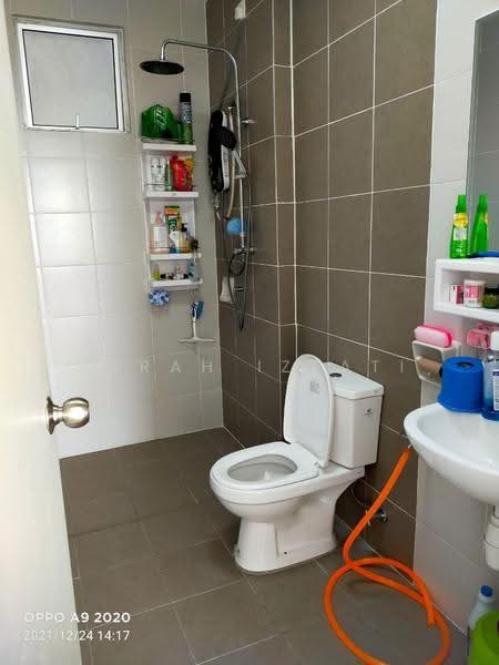 Kediaman Servis untuk Disewa di BSP 21 - Farah Izzati - Bathroom - PropertyGuru.com.my
