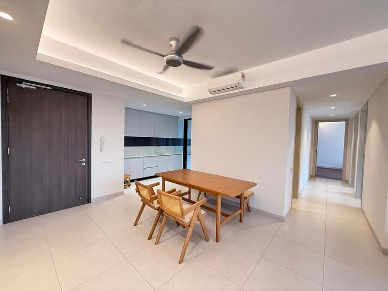 Kondominium untuk Disewa di Residensi Astrea - Peter Sek - Dining Room - PropertyGuru.com.my