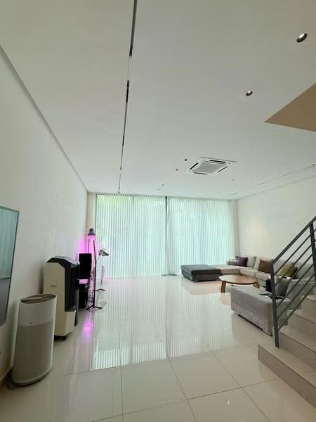 3-storey Terraced House for Sale in Bandar Nusaputra (Puchong) - Evan Goh - Living Room - PropertyGuru.com.my