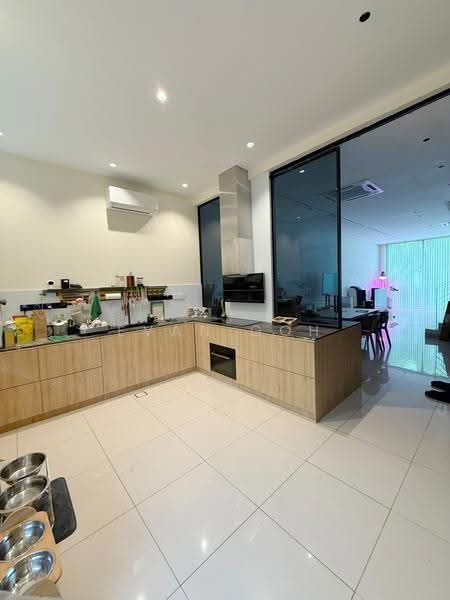 3-storey Terraced House for Sale in Bandar Nusaputra (Puchong) - Evan Goh - Kitchen - PropertyGuru.com.my