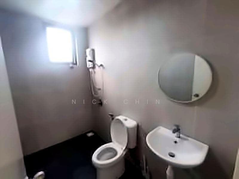 Kediaman Servis untuk Disewa di MKH Boulevard II - Nick Chin - Bathroom - PropertyGuru.com.my