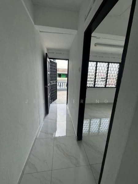 Rumah Teres 2-Tingkat untuk Dijual di Bandar Selesa Jaya (Skudai) - Jennifer Ng - Corridor - PropertyGuru.com.my