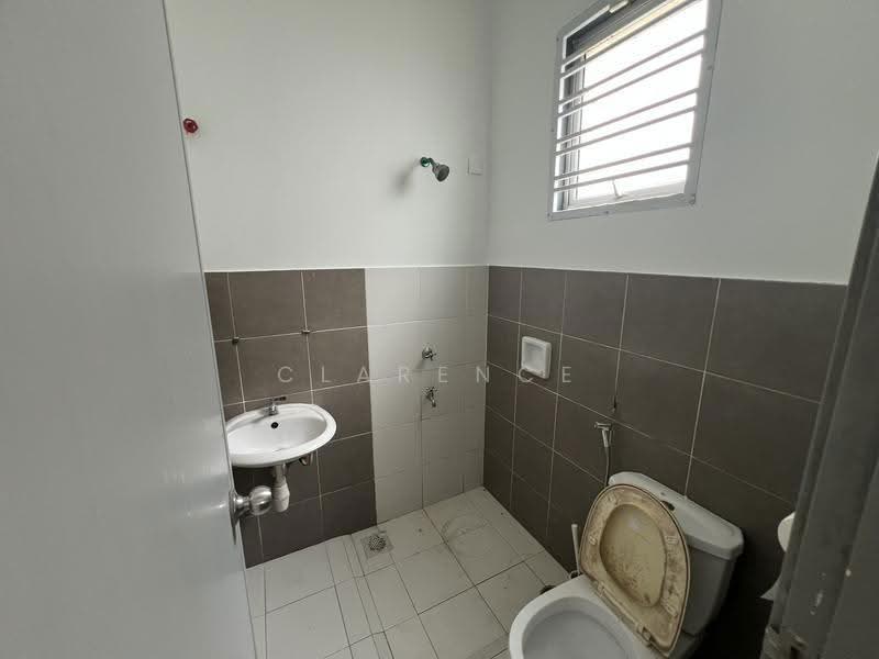 2-storey Terraced House for Sale in Setia Eco Gardens (Gelang Patah) - Clarence Low - Bathroom - PropertyGuru.com.my
