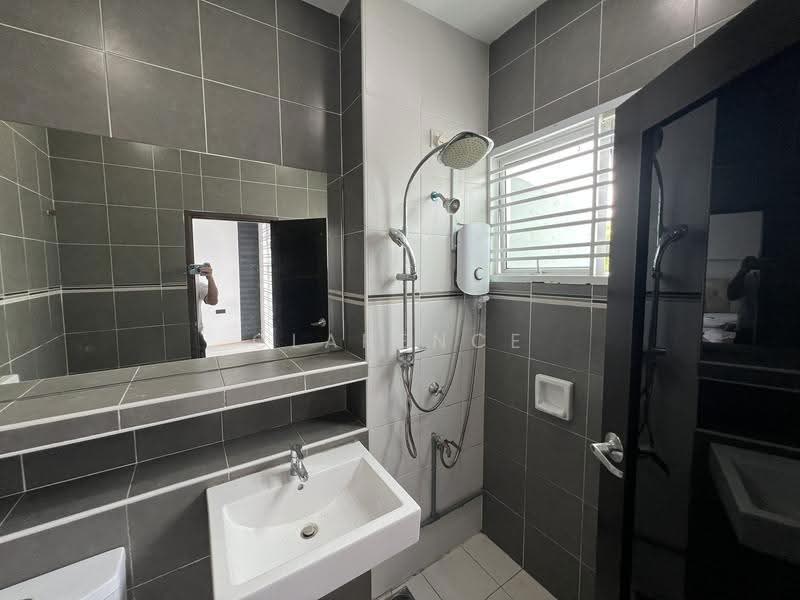 2-storey Terraced House for Sale in Setia Eco Gardens (Gelang Patah) - Clarence Low - Bathroom - PropertyGuru.com.my