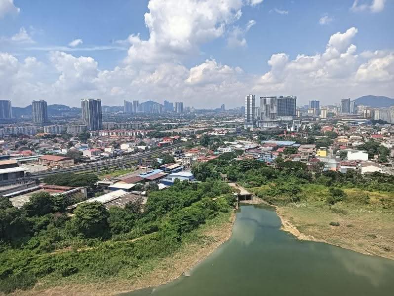 Kondominium untuk Dijual di Lakeville Residence - Eliz Chan - Exterior - PropertyGuru.com.my