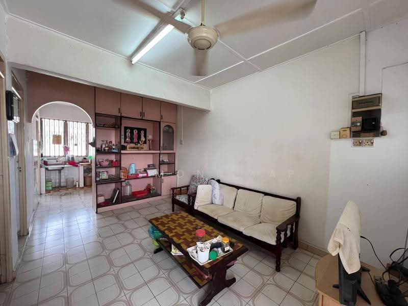 Rumah Flat untuk Dijual di Flat Taman Ungku Tun Aminah - Desmond Yap - Living Room - PropertyGuru.com.my