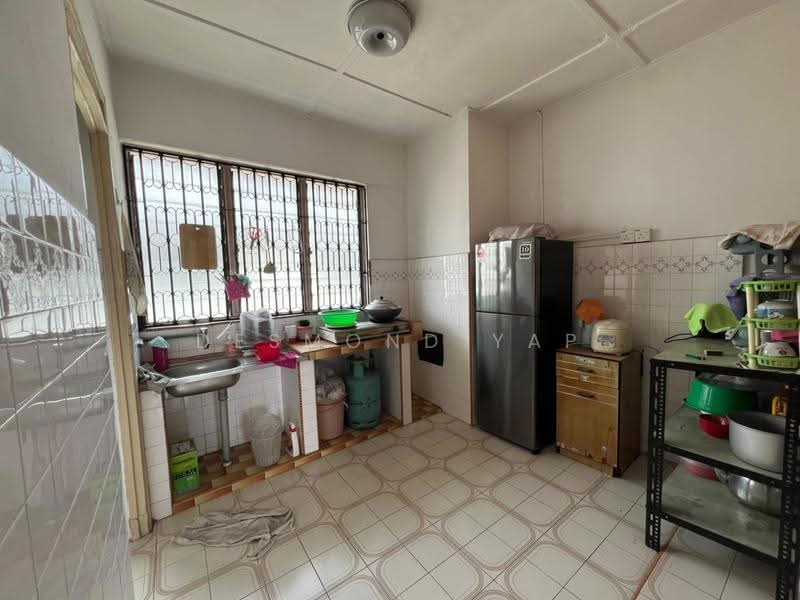Rumah Flat untuk Dijual di Flat Taman Ungku Tun Aminah - Desmond Yap - Kitchen - PropertyGuru.com.my
