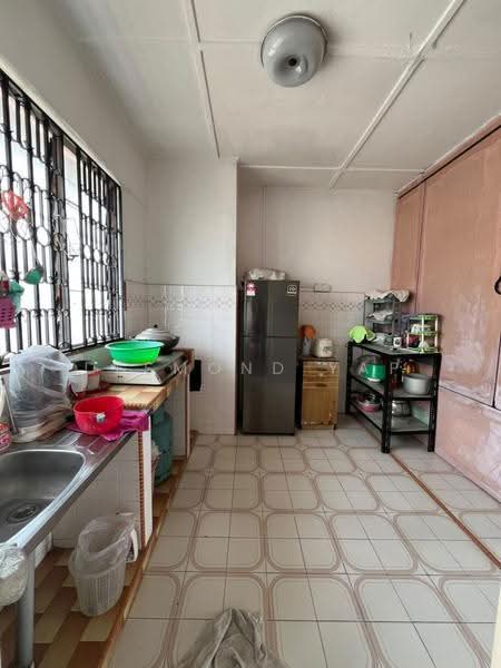 Rumah Flat untuk Dijual di Flat Taman Ungku Tun Aminah - Desmond Yap - Kitchen - PropertyGuru.com.my