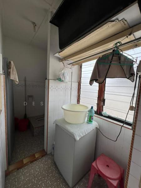 Rumah Flat untuk Dijual di Flat Taman Ungku Tun Aminah - Desmond Yap - Bathroom - PropertyGuru.com.my