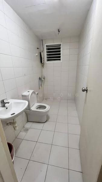 Kediaman Servis untuk Disewa di Greenfield Regency - Siau Tong Ling - Bathroom - PropertyGuru.com.my
