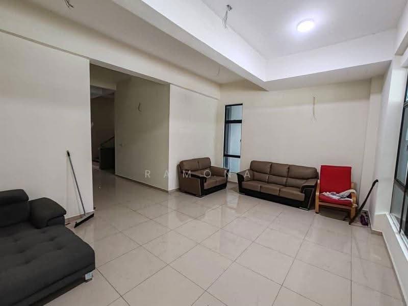 Rumah Teres 2.5-Tingkat untuk Dijual di Taman Ozana Impian (Bukit Katil) - Ramona Tan - Living Room - PropertyGuru.com.my