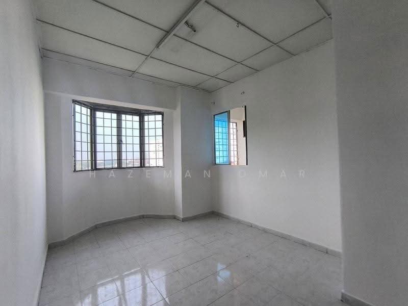 Apartment for Sale at Tasik Heights Apartment - Hazeman Omar - Interior - PropertyGuru.com.my