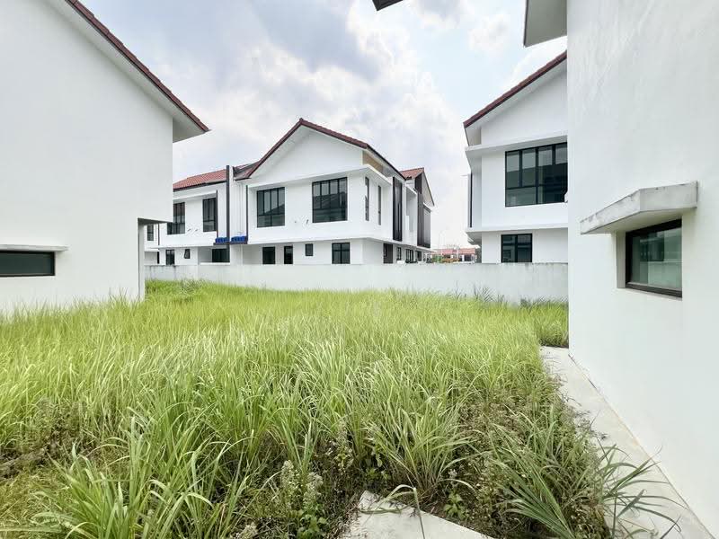 Semi-Detached House for Sale in Bandar Dato Onn (Tebrau) - Yik Tat - PropertyGuru.com.my