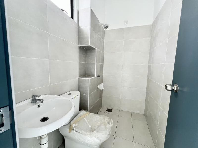 Semi-Detached House for Sale in Bandar Dato Onn (Tebrau) - Yik Tat - PropertyGuru.com.my