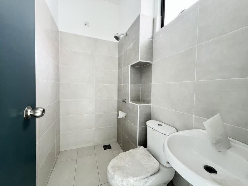 Semi-Detached House for Sale in Bandar Dato Onn (Tebrau) - Yik Tat - PropertyGuru.com.my