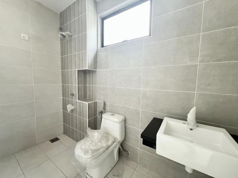 Semi-Detached House for Sale in Bandar Dato Onn (Tebrau) - Yik Tat - PropertyGuru.com.my