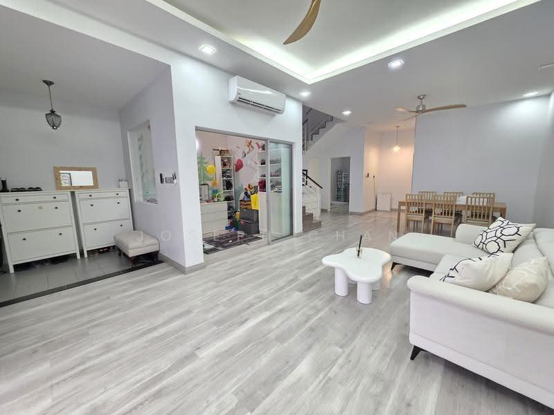 2-storey Terraced House for Sale in Taman Cahaya Alam (Shah Alam) - Joseph Chan - Living Room - PropertyGuru.com.my