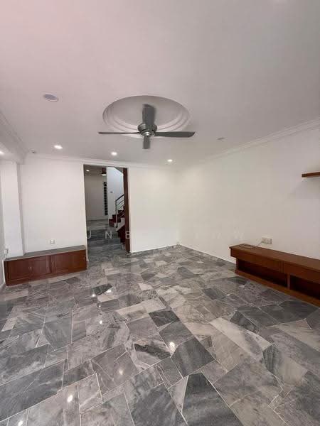 2-storey Terraced House for Sale in Taman Wawasan (Puchong) - Junbin Low - Living Room - PropertyGuru.com.my