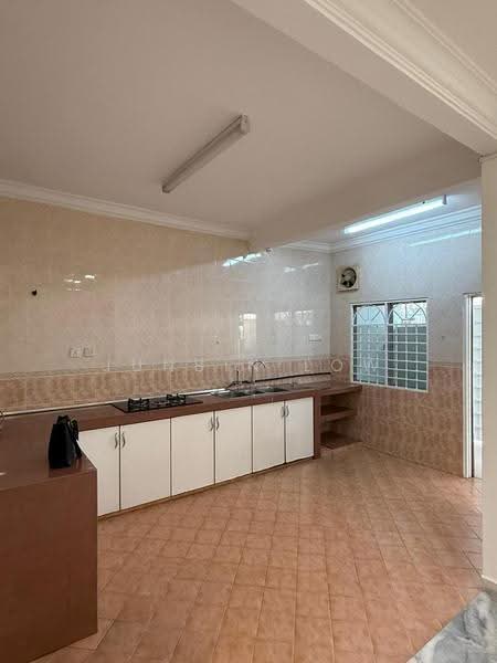 2-storey Terraced House for Sale in Taman Wawasan (Puchong) - Junbin Low - Kitchen - PropertyGuru.com.my