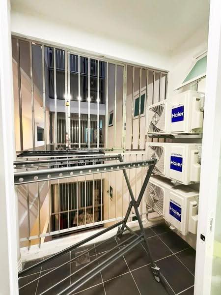 Kondominium untuk Disewa di Fairview Residence - Jerry Tan - Balcony - PropertyGuru.com.my