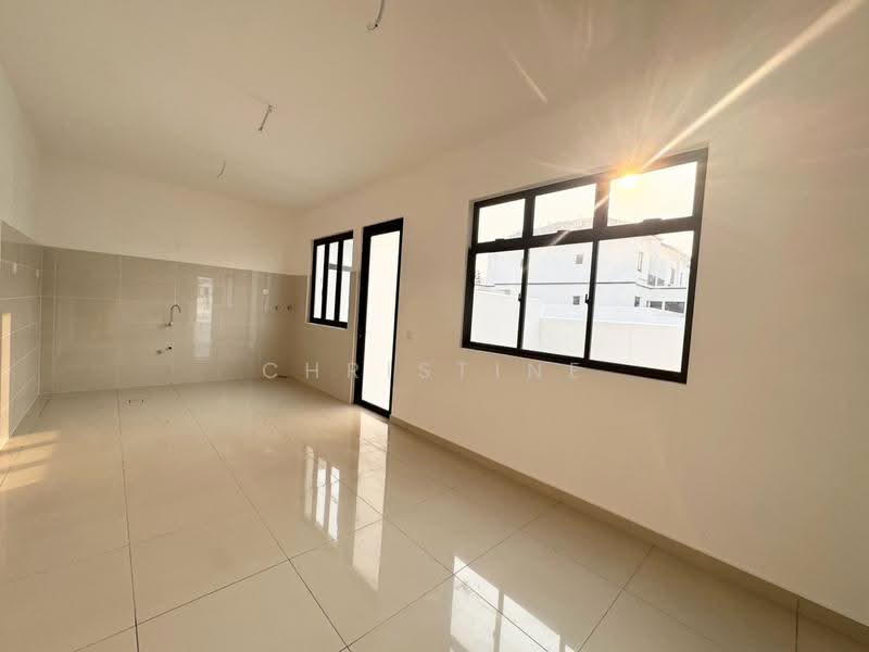 Cluster House for Sale in Eco Botanic (Iskandar Puteri (Nusajaya)) - Christine Poh - Kitchen - PropertyGuru.com.my
