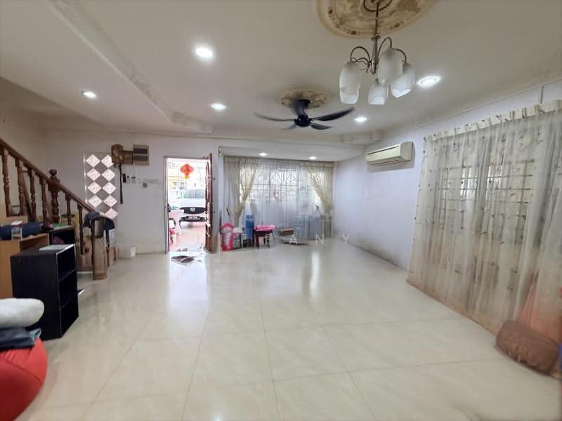 2-storey Terraced House for Sale in Rawang Perdana 2 (Rawang) - Tiffany Yang - Living Room - PropertyGuru.com.my