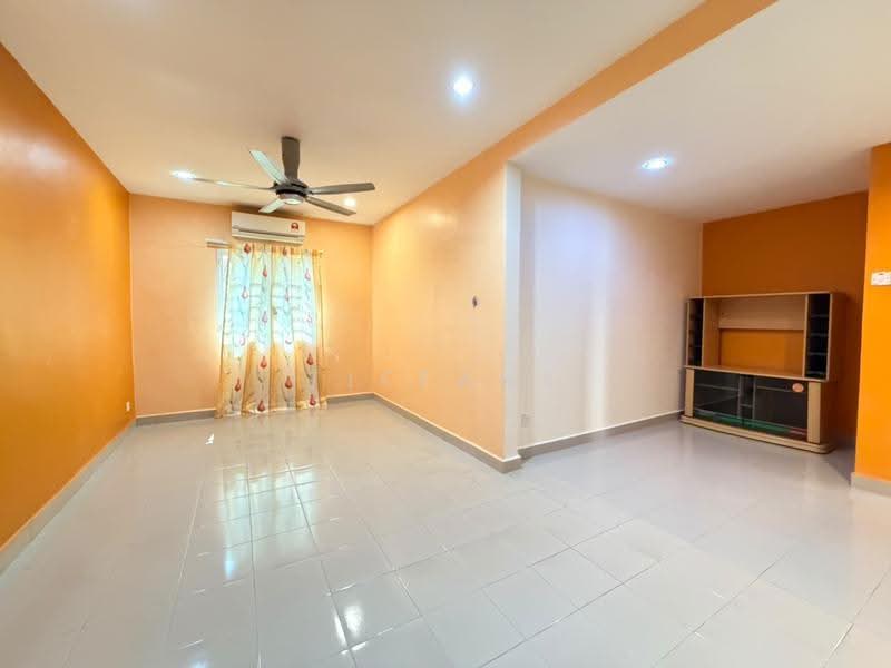 2-storey Terraced House for Sale in Rawang Perdana 2 (Rawang) - Tiffany Yang - Bedroom - PropertyGuru.com.my