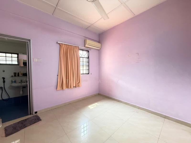 2-storey Terraced House for Sale in Rawang Perdana 2 (Rawang) - Tiffany Yang - Bedroom - PropertyGuru.com.my