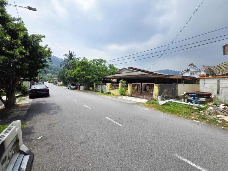 Bungalow House for Sale in Kampung Lembah Jaya Selatan (Ampang) - Azli Ibrahim - Exterior - PropertyGuru.com.my