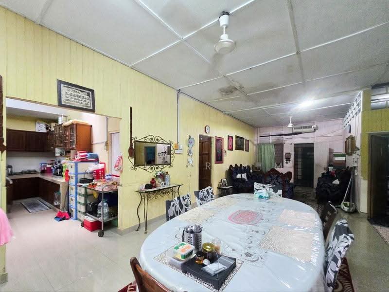 Bungalow House for Sale in Kampung Lembah Jaya Selatan (Ampang) - Azli Ibrahim - Kitchen - PropertyGuru.com.my