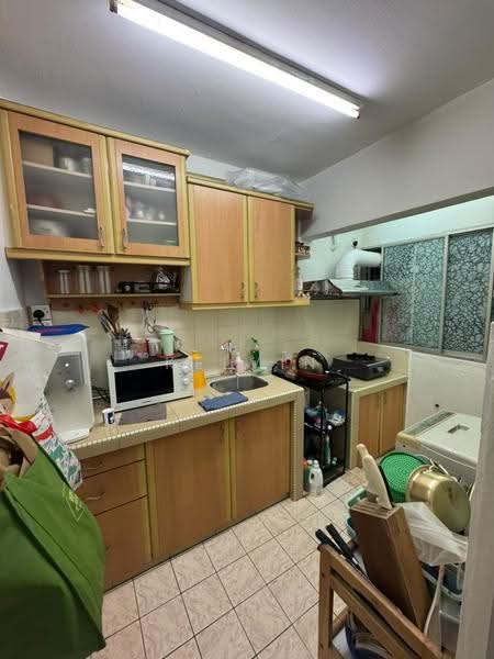 Apartment for Sale at saujana apartment - Kelvin . - Kitchen - PropertyGuru.com.my