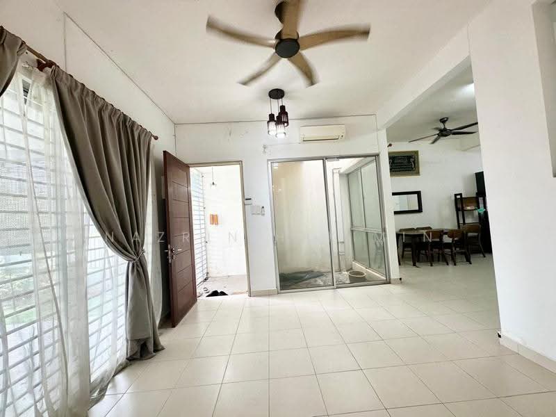 2-storey Terraced House for Sale in Bandar Seri Coalfields (Sungai Buloh) - Nazrin Hakimin - Living Room - PropertyGuru.com.my