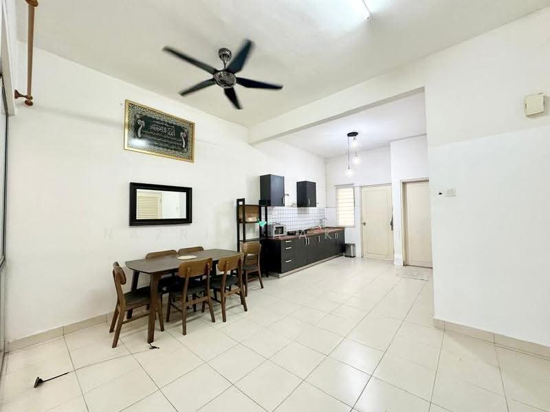 2-storey Terraced House for Sale in Bandar Seri Coalfields (Sungai Buloh) - Nazrin Hakimin - Dining Room - PropertyGuru.com.my