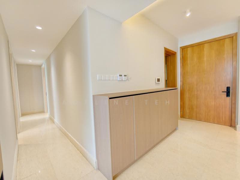 Kondominium untuk Dijual di Brunsfield EmbassyView - Adeline Teh - Corridor - PropertyGuru.com.my