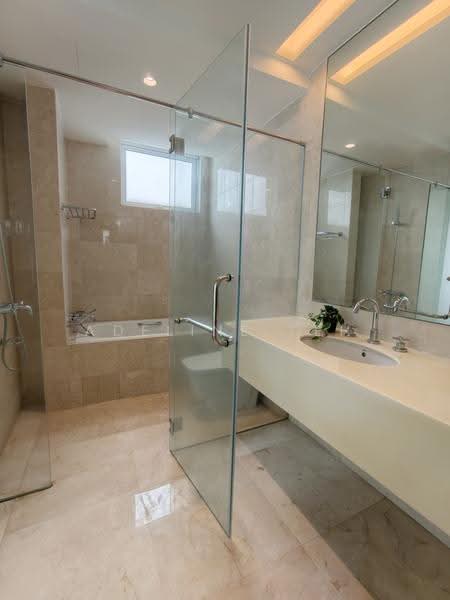 Kondominium untuk Dijual di Brunsfield EmbassyView - Adeline Teh - Bathroom - PropertyGuru.com.my