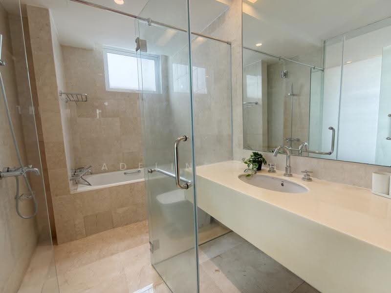 Kondominium untuk Dijual di Brunsfield EmbassyView - Adeline Teh - Bathroom - PropertyGuru.com.my