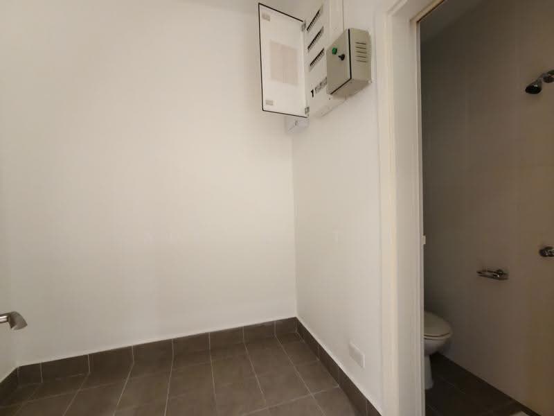 Kondominium untuk Dijual di Brunsfield EmbassyView - Adeline Teh - Bathroom - PropertyGuru.com.my