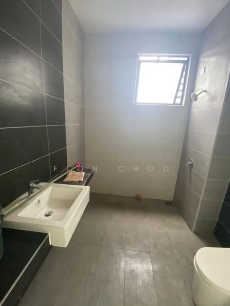 2-storey Terraced House for Sale in Taman Sutera Utama (Skudai) - Fion Choo - Bathroom - PropertyGuru.com.my