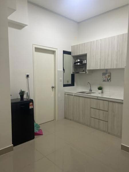 Kediaman Servis untuk Disewa di MKH Boulevard II - Jeff Cheah - Kitchen - PropertyGuru.com.my