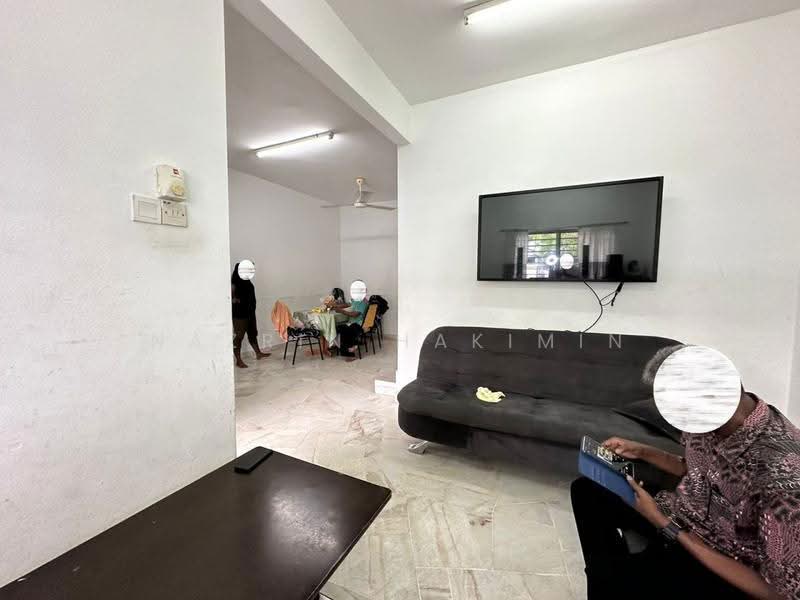 2-storey Terraced House for Sale in Alam Perdana (Puncak Alam) - Nazrin Hakimin - Living Room - PropertyGuru.com.my