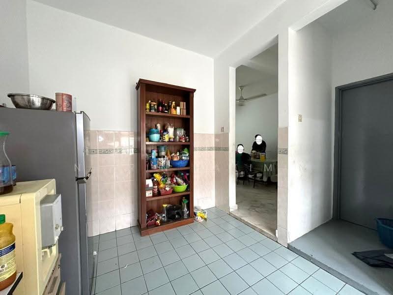 2-storey Terraced House for Sale in Alam Perdana (Puncak Alam) - Nazrin Hakimin - Kitchen - PropertyGuru.com.my