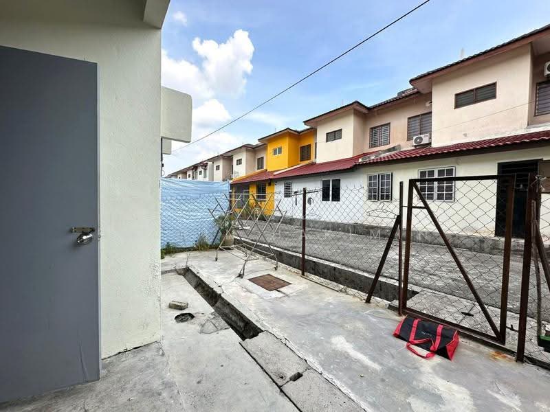 2-storey Terraced House for Sale in Alam Perdana (Puncak Alam) - Nazrin Hakimin - PropertyGuru.com.my