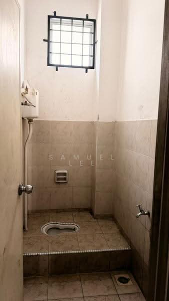 Shop / Office untuk Disewa di Taman Setia Indah (Tebrau) - Samuel Lee - Bathroom - PropertyGuru.com.my