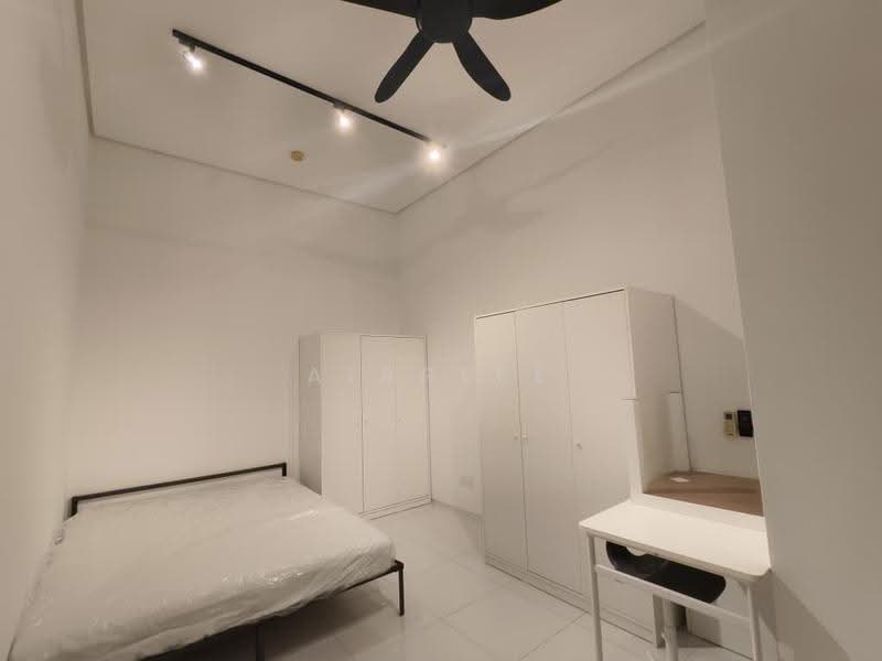 Rumah Teres 3-Tingkat untuk Dijual di Relau (Sungai Ara) - Airrlee Lim - Bedroom - PropertyGuru.com.my