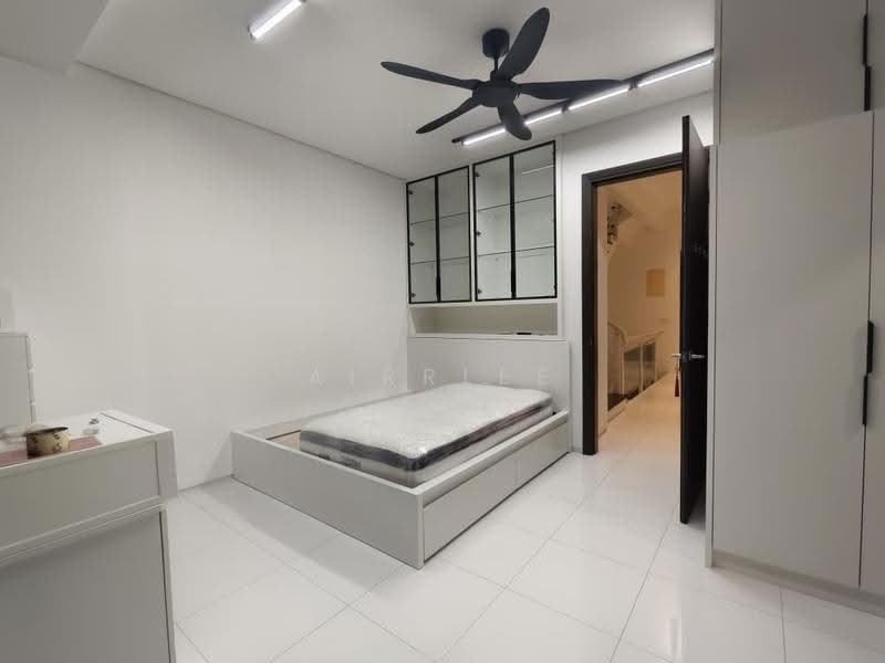 Rumah Teres 3-Tingkat untuk Dijual di Relau (Sungai Ara) - Airrlee Lim - Bedroom - PropertyGuru.com.my