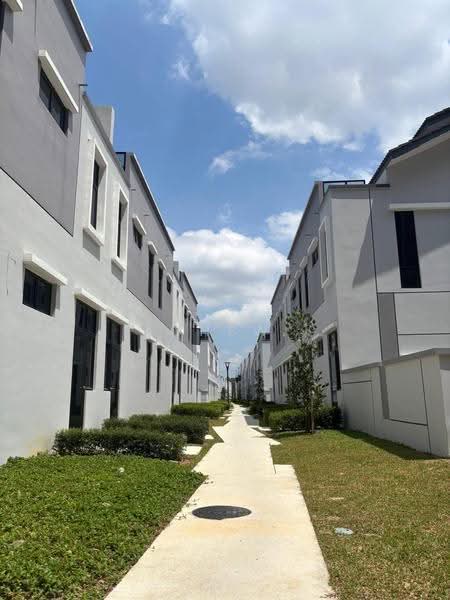 Rumah Teres 2-Tingkat untuk Dijual di Setia Eco Cascadia (Tebrau) - Chew Jia Jia - Exterior - PropertyGuru.com.my