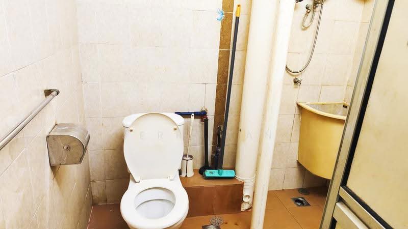 Pangsapuri untuk Disewa di Sri Wangsa 2 - Jerry Tan - Bathroom - PropertyGuru.com.my