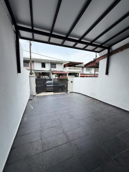 Rumah Teres 2-Tingkat untuk Dijual di Taman Johor Jaya (Johor Bahru) - Iwen Yap - Exterior - PropertyGuru.com.my